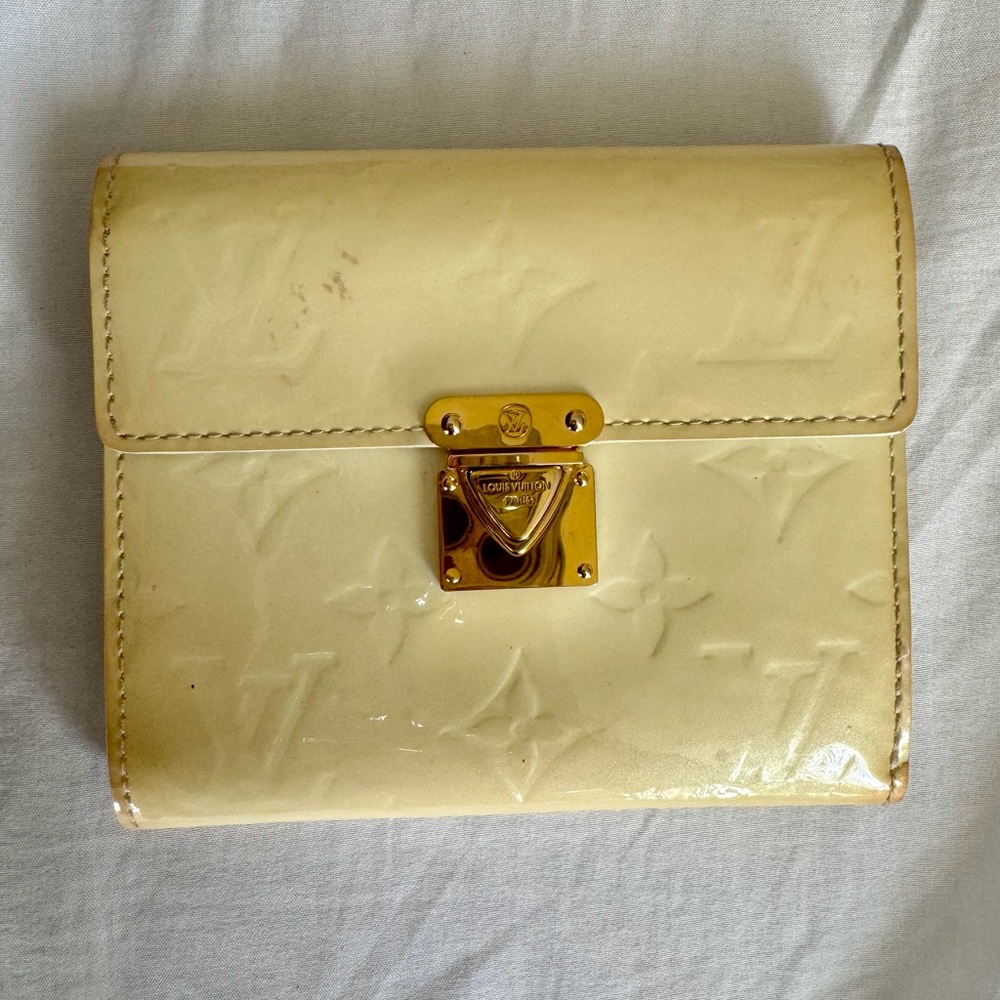 Louis Vuitton Koala Monogram Vernis Patent Leather Perle Wallet Purse